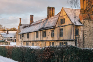 Ightham Mote : Crafting: Christmas Biscuits
