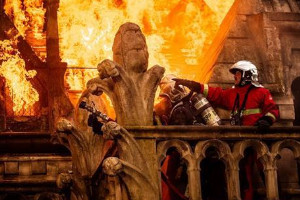 Hawkhurst : Notre Dame on Fire